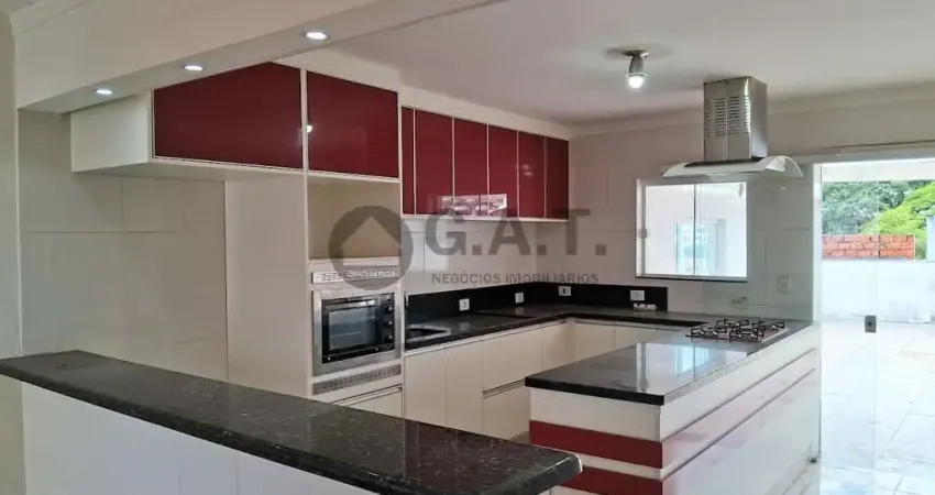 Casa Comercial Espaçosa na Vila Haro: 3 Quartos, 2 Salas, 3 Banheiros e 4 Vagas de Garagem em Sorocaba-SP!