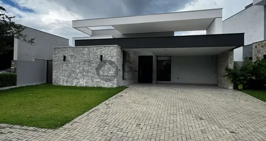 Venda de Casa em Condomínio de Luxo em Alphaville Nova Esplanada, Votorantim-SP: 3 quartos, 3 suítes, 3 salas, 6 banheiros, 4 vagas, 230m².