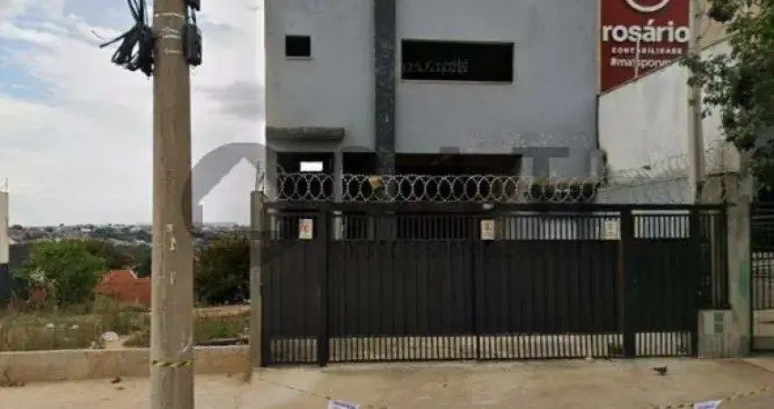 Predio comercial para locação em Sorocaba-SP, no bairro Wanel Ville, com 2 banheiros, 2 vagas de garagem e 220m² de área.