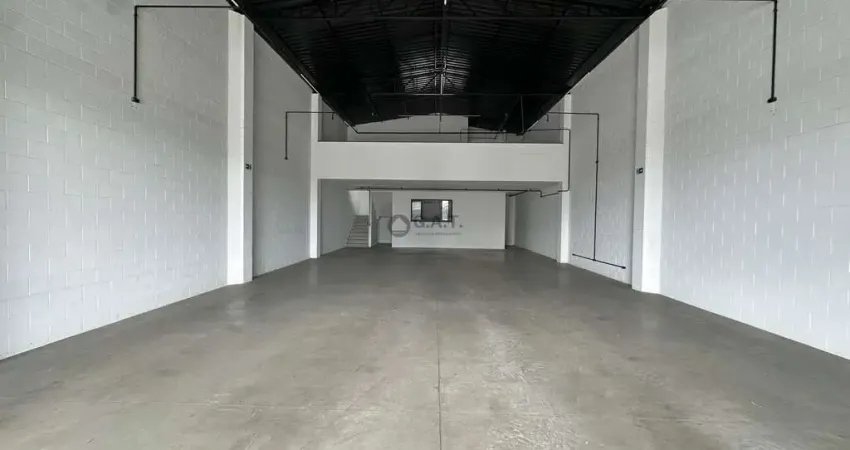 Galpão para alugar em Sorocaba-SP, Jardim Maria Antônia Prado: 1 sala, 3 banheiros, 2 vagas de garagem, 306 m².
