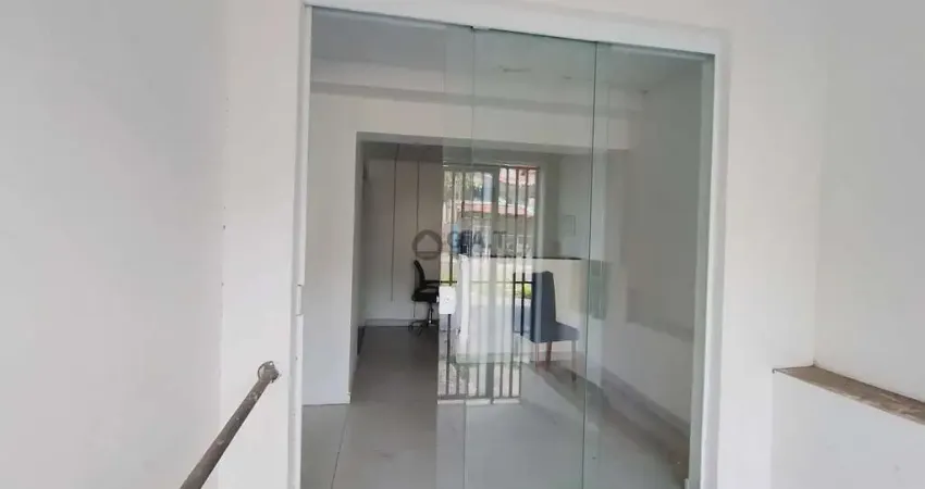 Oportunidade Imperdível: Salão Comercial à Venda em Votorantim-SP, Bairro Vossoroca - 6 Salas, 3 Banheiros, 273m² de Área