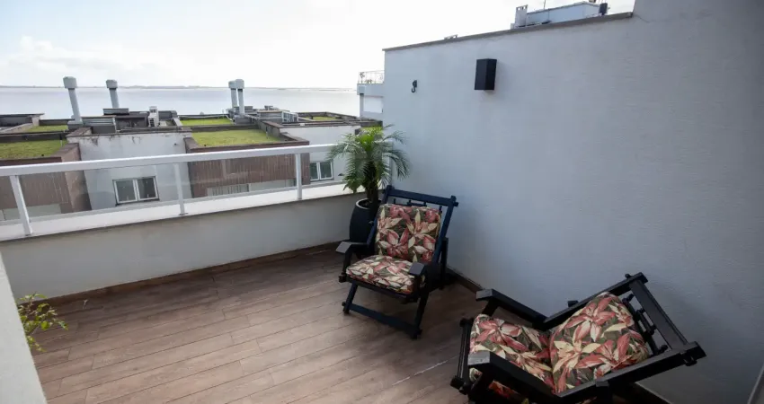 Casa em condomínio de três suítes duas vagas e de frente para o rio