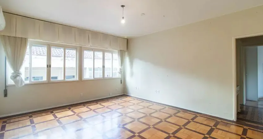 Maravilhoso apartamento de três dormitórios com vaga e elevador