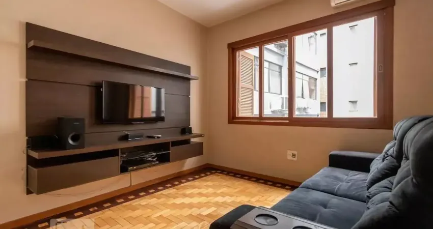 Apartamento todo reformado 2 dormitórios com despensa e elevador