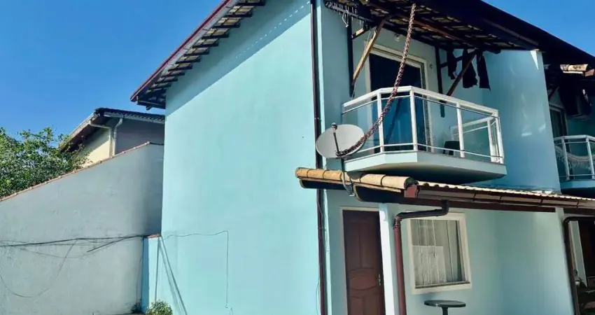Casa à venda na Rua Alegre, 108, Bananal, Guapimirim