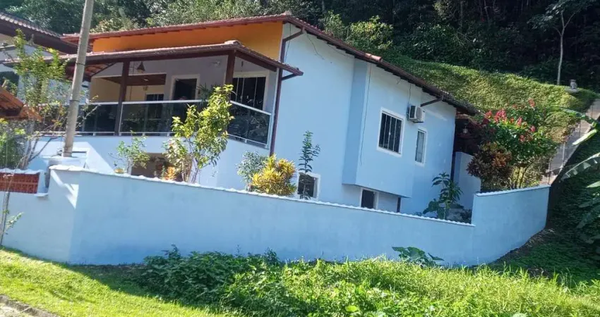 Casa em condomínio à venda com 3 dormitórios por 730 mil, guapimirim-rj