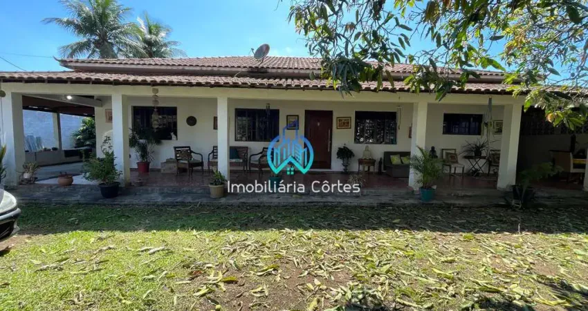 Casa à venda com 4 dormitórios próxima ao centro de guapimirim-rj