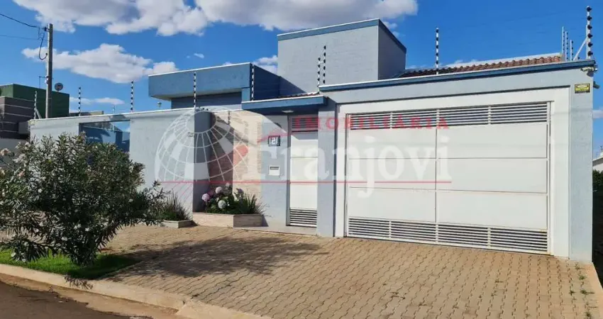 Casa com 4 quartos à venda no Jardim Santa Alice, Arapongas 