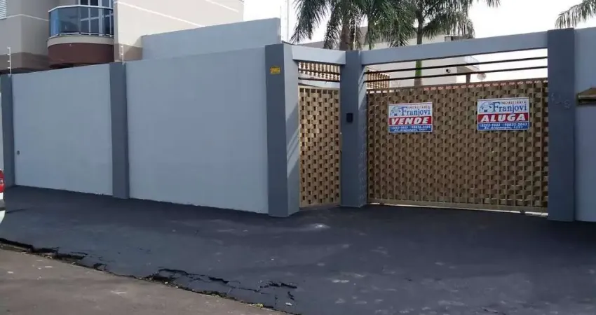 Residência 03 dormitórios com piscina próximo ao colégio bom jesus