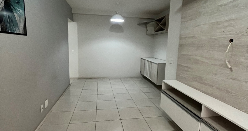 Alugo apartamento de 2 quartos com armários- Condomínio Mais Residencial