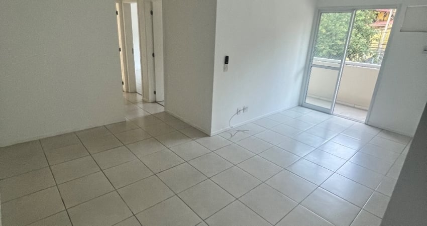 Alugo imóvel com 3 quartos com suíte- Condomínio Mais Residencial Clube no Pechincha