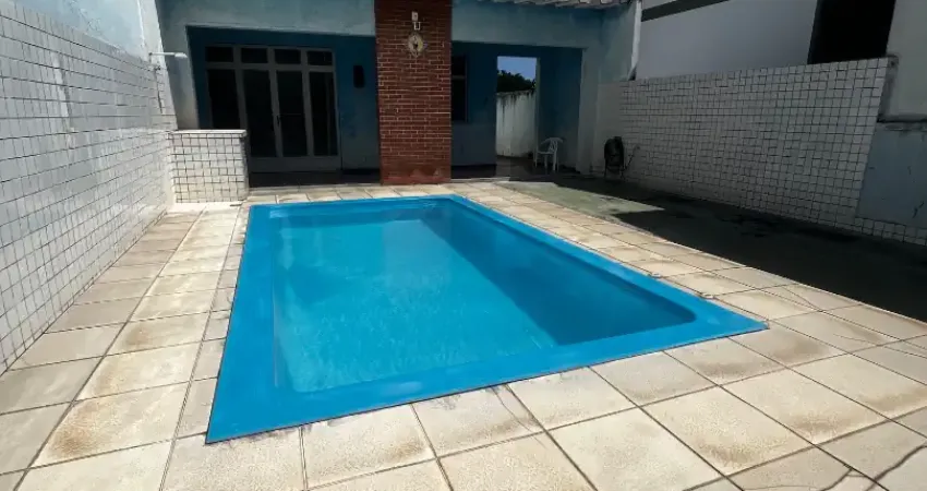 Vendo otima casa com 3 quartos e piscina a poucos passos da geremario dantas