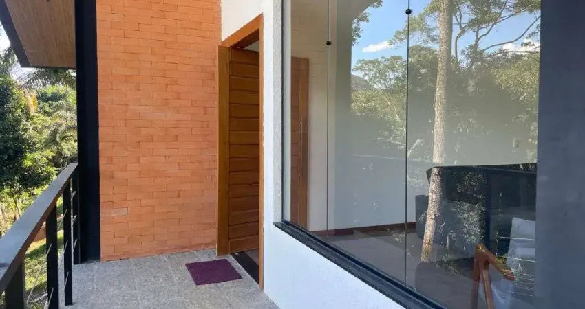 Casa à venda em condomínio de alto padrão no Bairro Vargem Grande