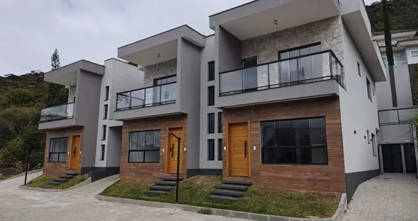 Casa em condomínio fechado com 3 quartos à venda no Golfe, Teresópolis