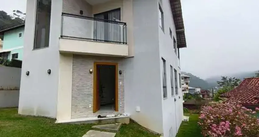 Casa em condomínio de alto padrão – vargem grande, teresópolis