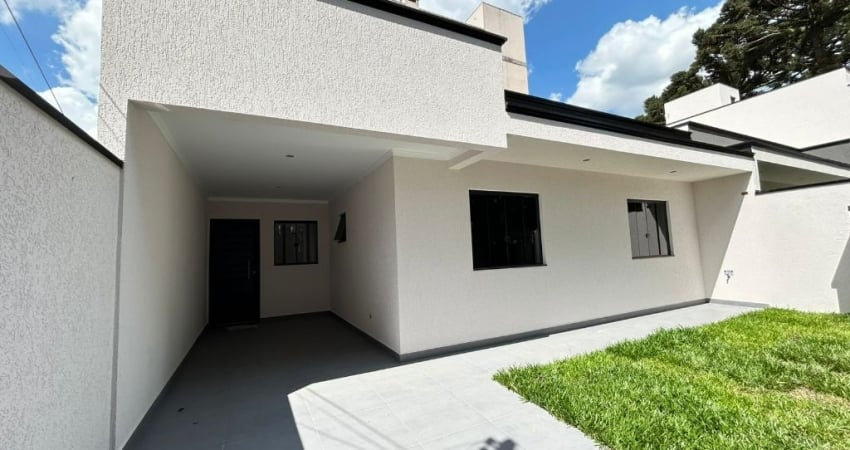 Casa no Parque da Fonte, com 03 quartos.