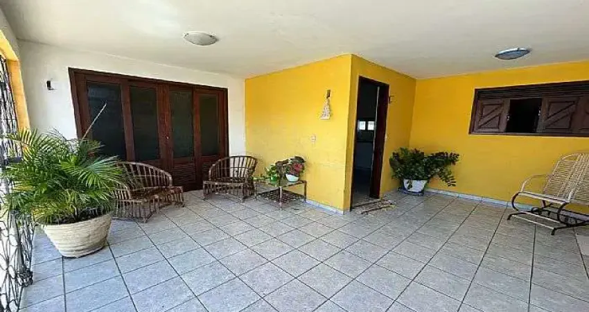 Casa com 3 quartos à venda no Lagoa Nova, Natal 
