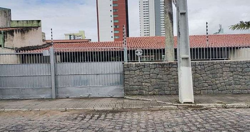 Casa com 3 quartos para alugar no Lagoa Nova, Natal 