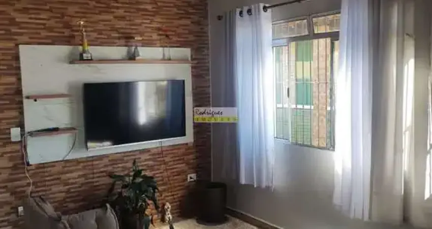 Sobrep Alta com 2 dormit, suíte, uma quadra da Frei Gaspar