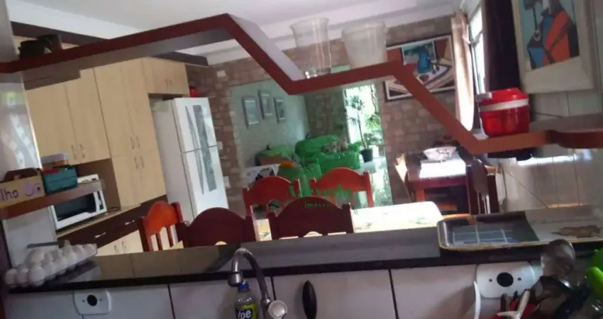 Sobrado com 3 dormitórios à venda, 200 m² por R$ 1.200.000,00 - Cidade Soberana - Guarulhos/SP