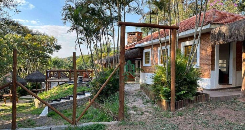 Sítio com 2 dormitórios à venda, 3500 m² por R$ 2.200.000,00 - Copaco - Arujá/SP