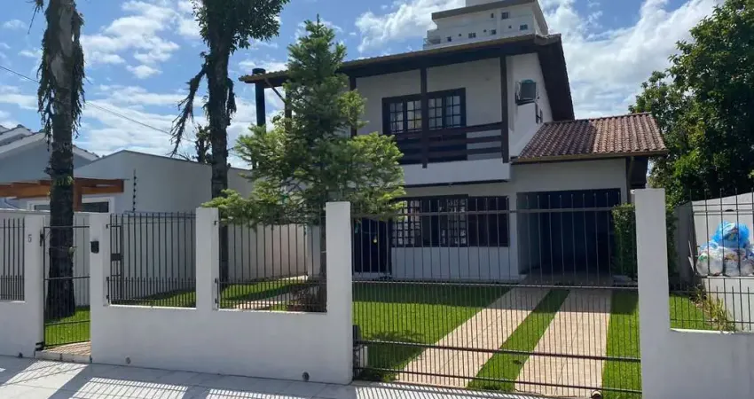 Casa com 3 quartos à venda no Centro, Palhoça 