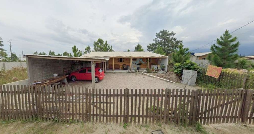Casa Mista com Amplo Terreno - Passagem do Maciambu em Palhoça/SC