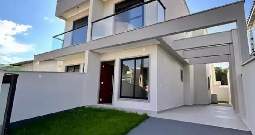 Sobrado Alto Padrão com 03 Quartos, Quintal e Excelente Acabamento - Palhoça/SC