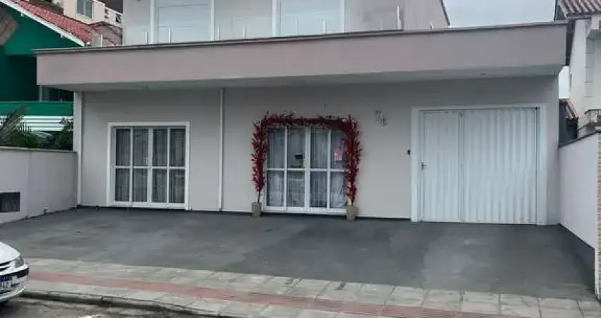 Casa ampla semimobiliada com duas salas comercias - bairro pagani em palhoça/sc