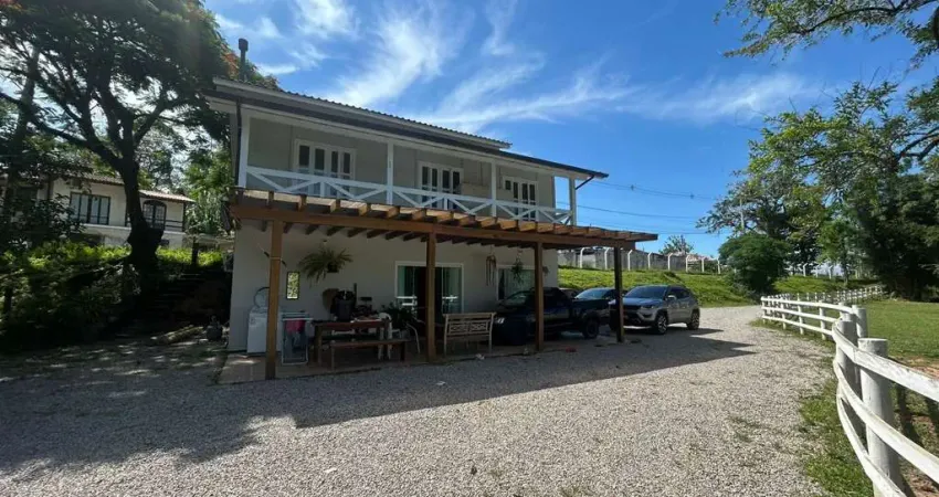 Maravilhoso Sítio à Beira-rio em Palhoça/SC: Apenas 15 Minutos do Shopping ViaCatarina!