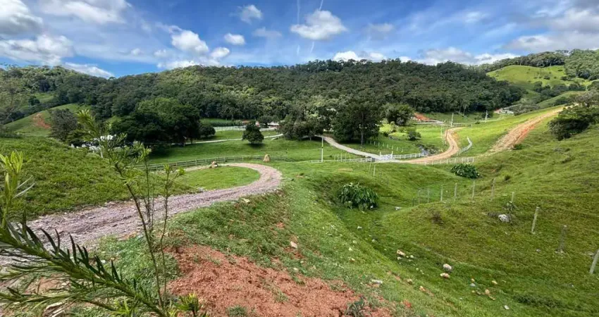 Belíssimo Sítio com 24.000m² em Águas Mornas/SC: ANALISA PERMUTA até 50% do negócio!