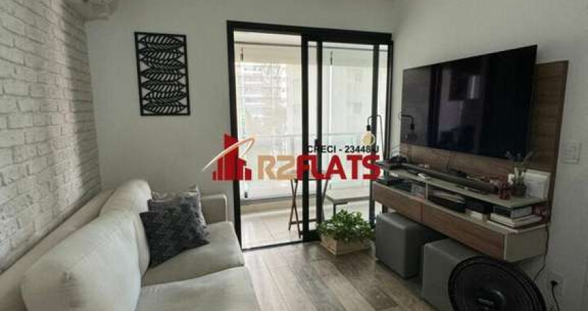 Flat com ótimo preço no bairro Campo Belo. Confira!