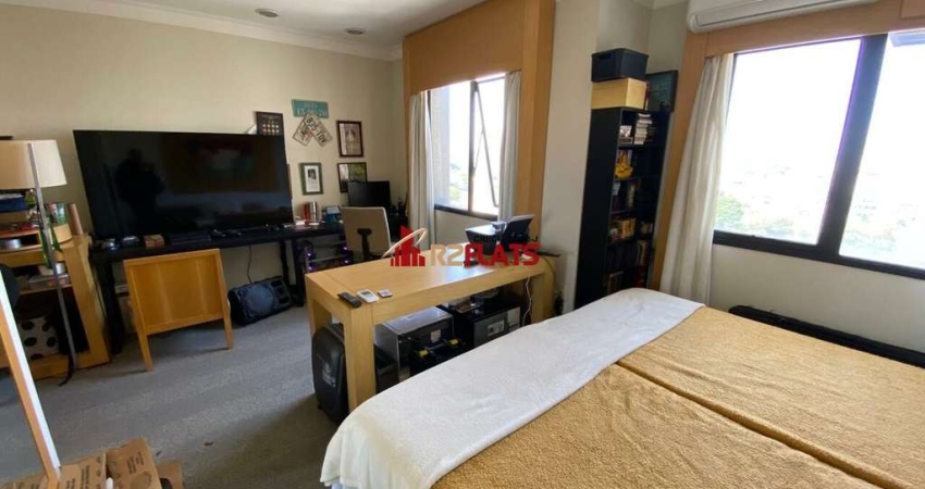 Flat com ótimo preço no bairro Campo Belo. Confira!
