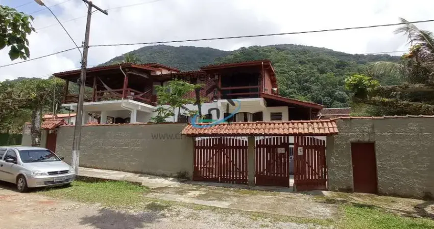 Sobrado para Venda em Ubatuba, Praia da Lagoinha, 8 dormitórios, 3 suítes, 2 banheiros, 8 vagas
