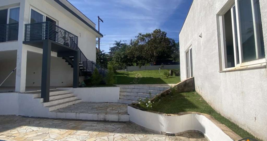 Casa em Condomínio para Venda em Atibaia, Condomínio Parque das Garças II, 3 dormitórios, 1 suíte, 3 banheiros, 2 vagas