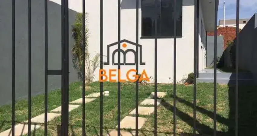 Casa para Venda em Atibaia, Vila Santa Helena - Tanque, 2 dormitórios, 1 banheiro, 2 vagas
