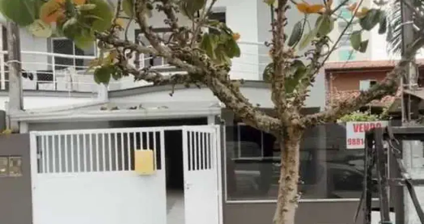 Casa para venda em itapema, meia praia, 4 dormitórios, 1 suíte, 3 banheiros, 2 vagas