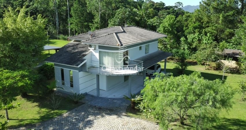 Casa mobiliada com excelente acesso ao novo anel viário
