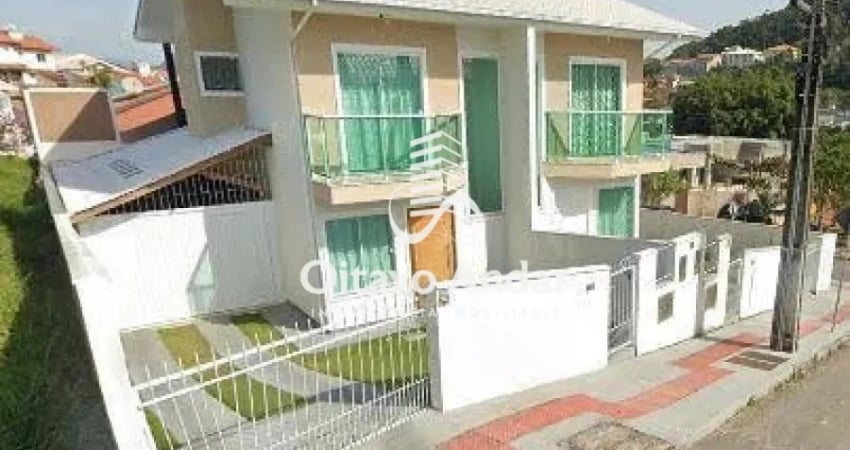Sobrado com 2 Suítes - Forquilhas - São José