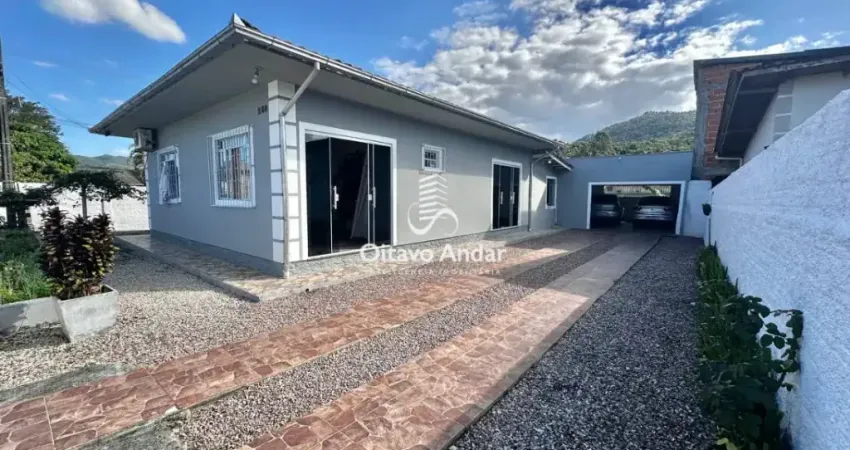 Casa com 3 quartos à venda na Rua Getúlio Vargas, 10, Centro, Biguaçu