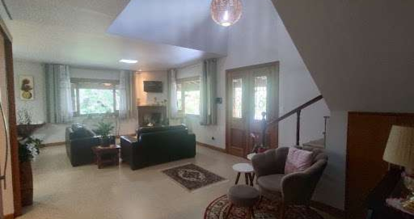 Casa com 4 dormitórios à venda, 450 m² por R$ 1.800.000,00 - Jardim Arujá - Arujá/SP