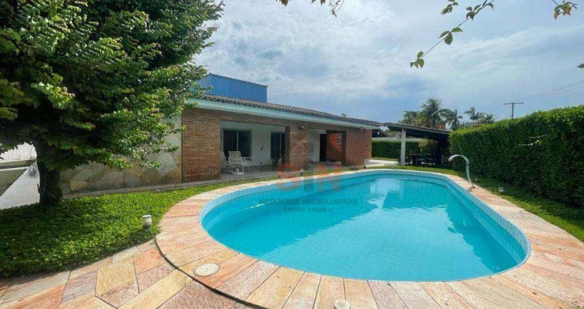 Casa 03 dormitórios - Mobiliada na Praia da Enseada no Guarujá - 500 m² por R$ 1.600.000