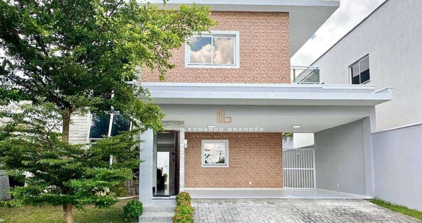 Casa duplex com 3 suítes e 4 vagas no Condomínio Jardins do Lago.