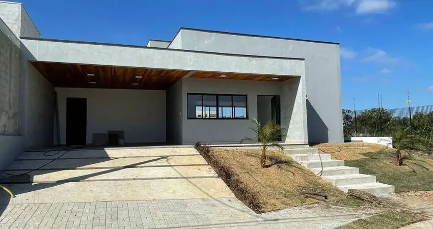 Casa Santa Mônica 3 suítes / Piscina / 398m² Terreno - Condomínio Fechado