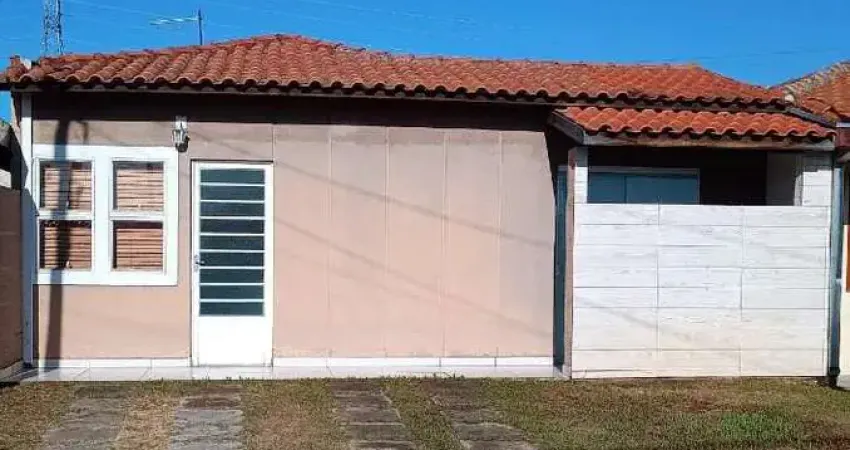 Ótima Casa no Colinas do Vale / 2 Quartos / Garagem Coberta / +Área Gourmet!