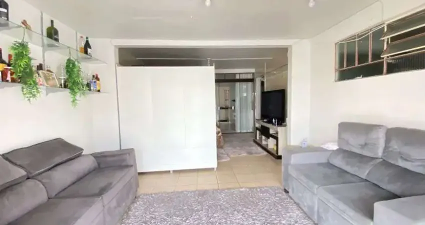 Imóvel para venda possui 200 metros quadrados com 3 quartos em Cruzeiro - São José dos Pinhais - PR