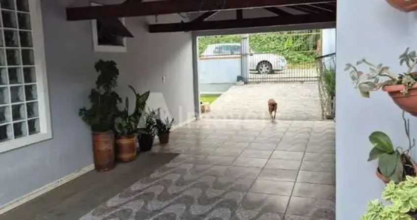 Casa com 3 quartos à venda na Rua Erwin Seiller, 118, Costa e Silva, Joinville