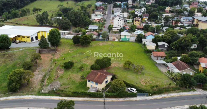 Apartamento à venda na Rua Serafim Benetti, Floresta, Gramado