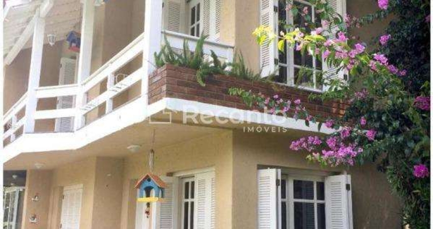 CASA COM 3 DORMITÓRIOS À VENDA, 135 M²  - CENTRO - GRAMADO/RS
