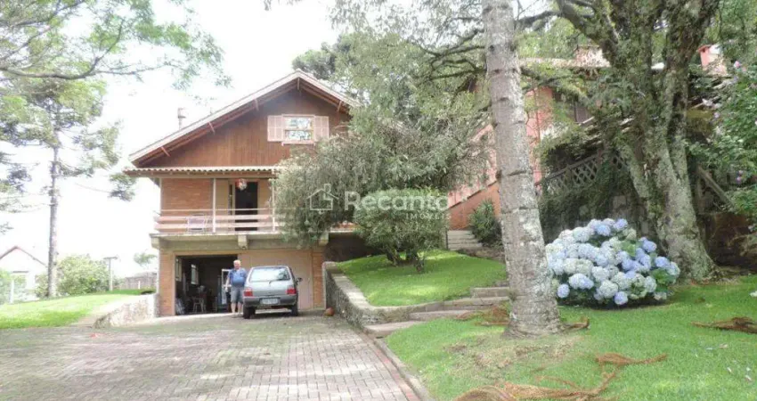 CASA COM 3 DORMITÓRIOS À VENDA, 230 M² - CENTRO - CANELA/RS